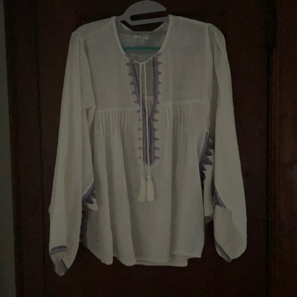 World Market soft cotton top! Perfect condition with lots of great embroidery!